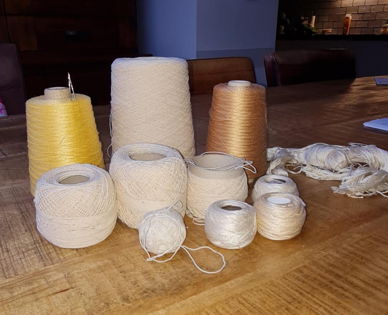 Gratis ophalen: garen om te weven.