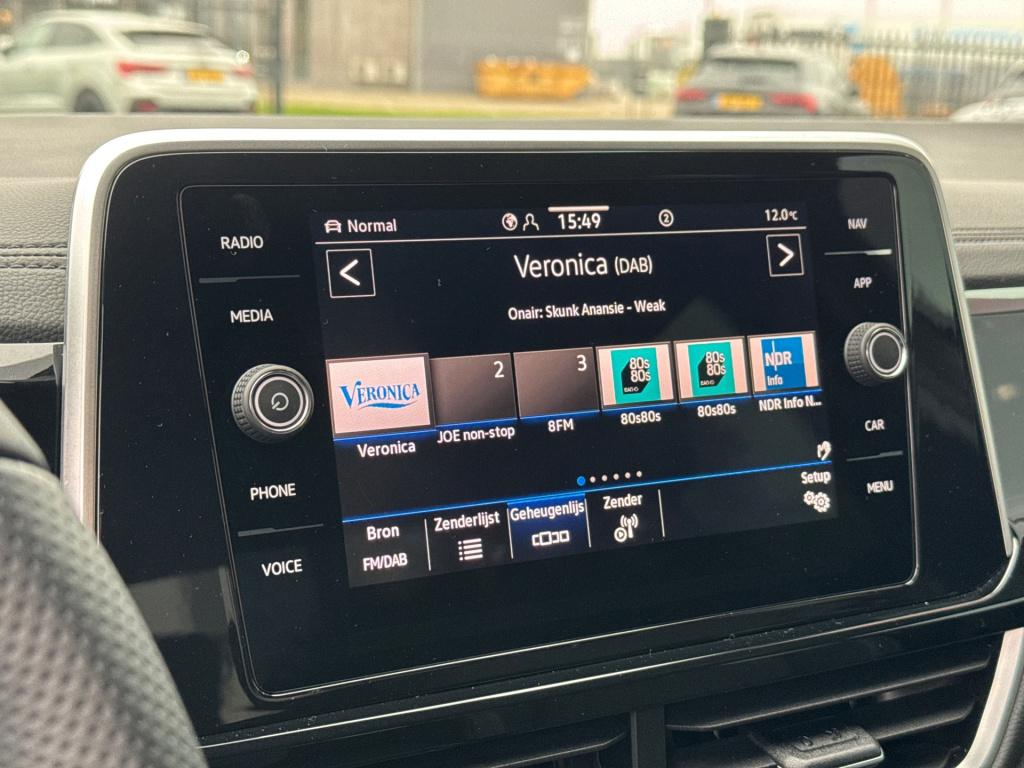 Volkswagen T-roc 1.5 tsi r-line edition * massage * carplay * trekhaak * ca