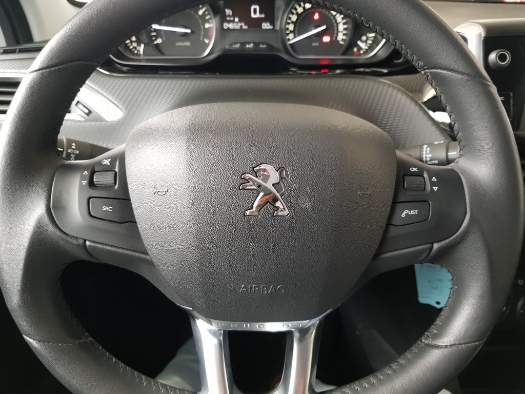 Peugeot 208 signature 1.2