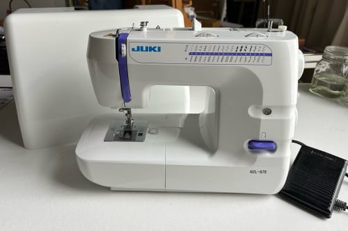 Juki naaimachine HZL-E57