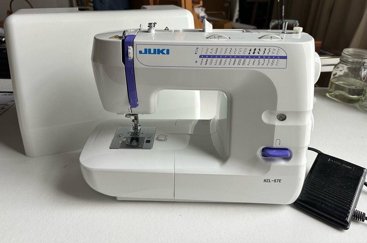 Juki naaimachine HZL-E57