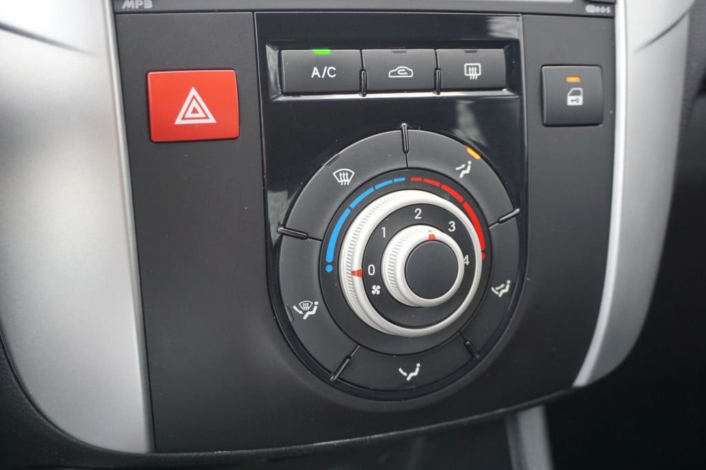Kia Venga 1.4 cvvt 20th anniversary airco / navi / cruise / trekhaak / elek
