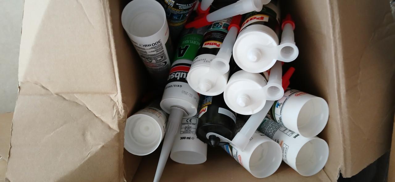 Pattex lijmen en kitten