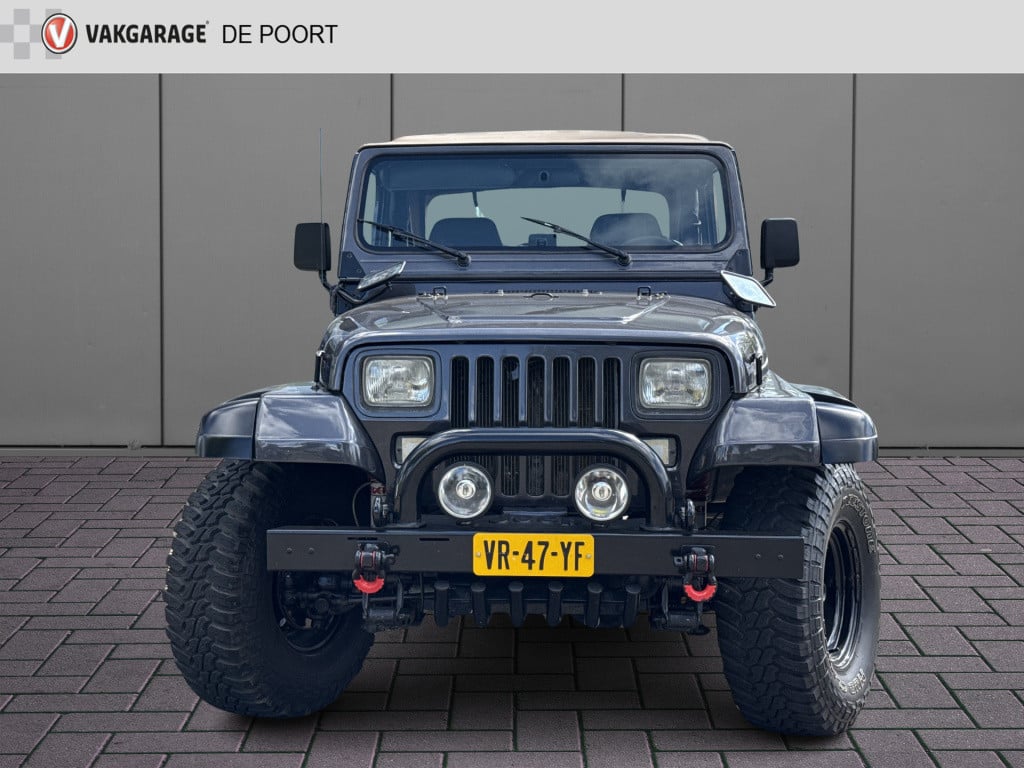 Jeep Wrangler 4.0i sport | gerestaureerd | bullbar | sidebars | trekhaak