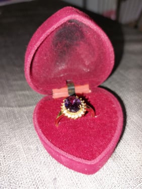STALEN RING MET PAARSE ZIRCONIA STEEN. Mt 18 - 18,5
