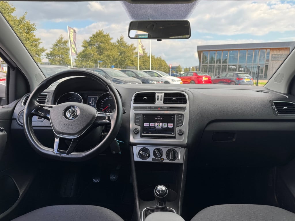 Volkswagen Polo 1.0 bluemotion * cruise control * navigatie * nap