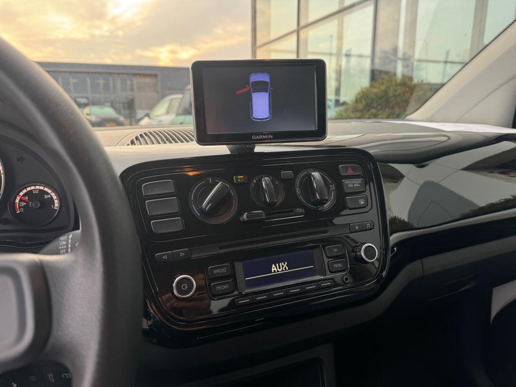 Volkswagen UP! 1.0 move up! * automaat * airco * nap
