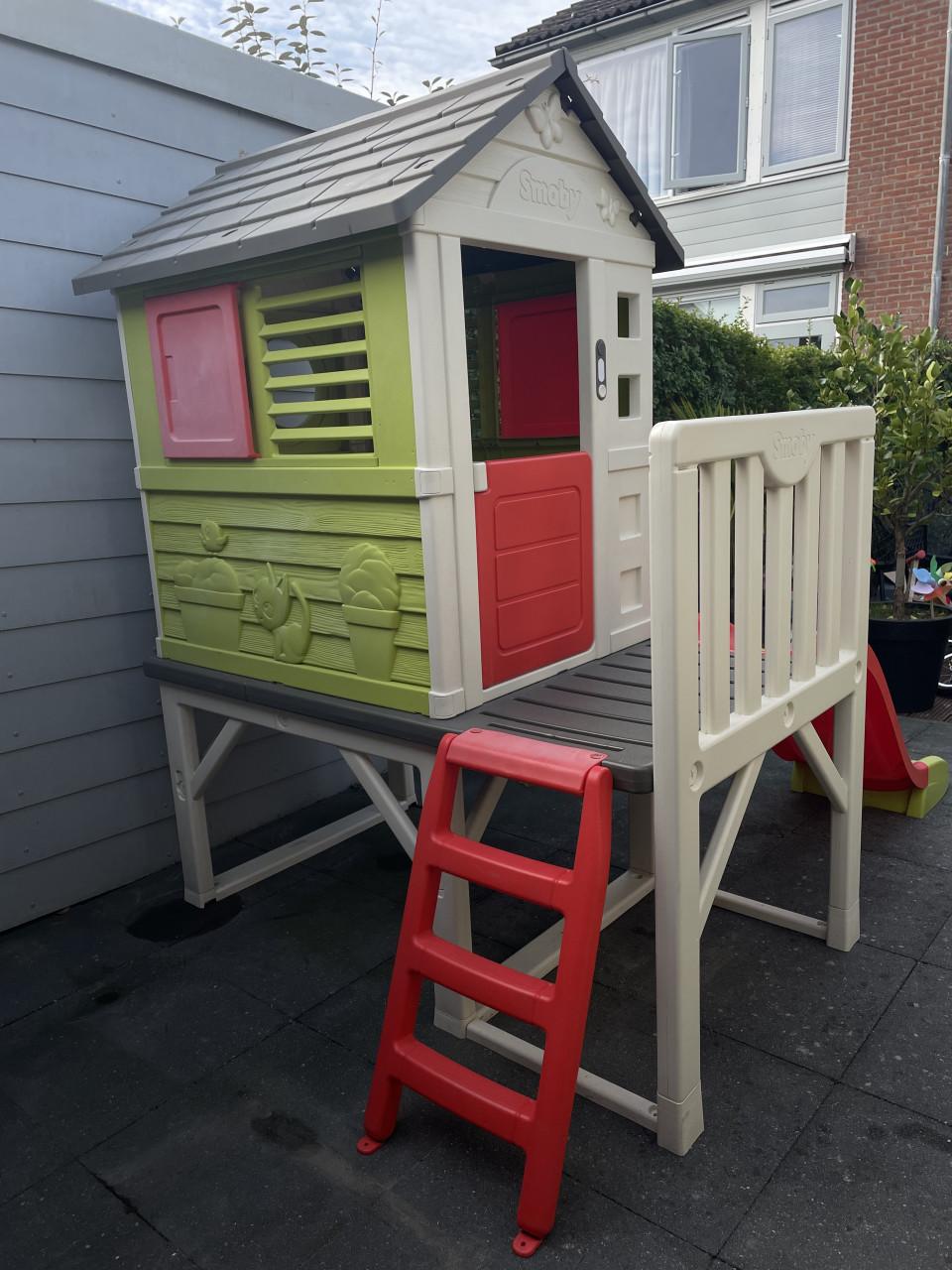 Speelhuisje Smoby met glijbaan