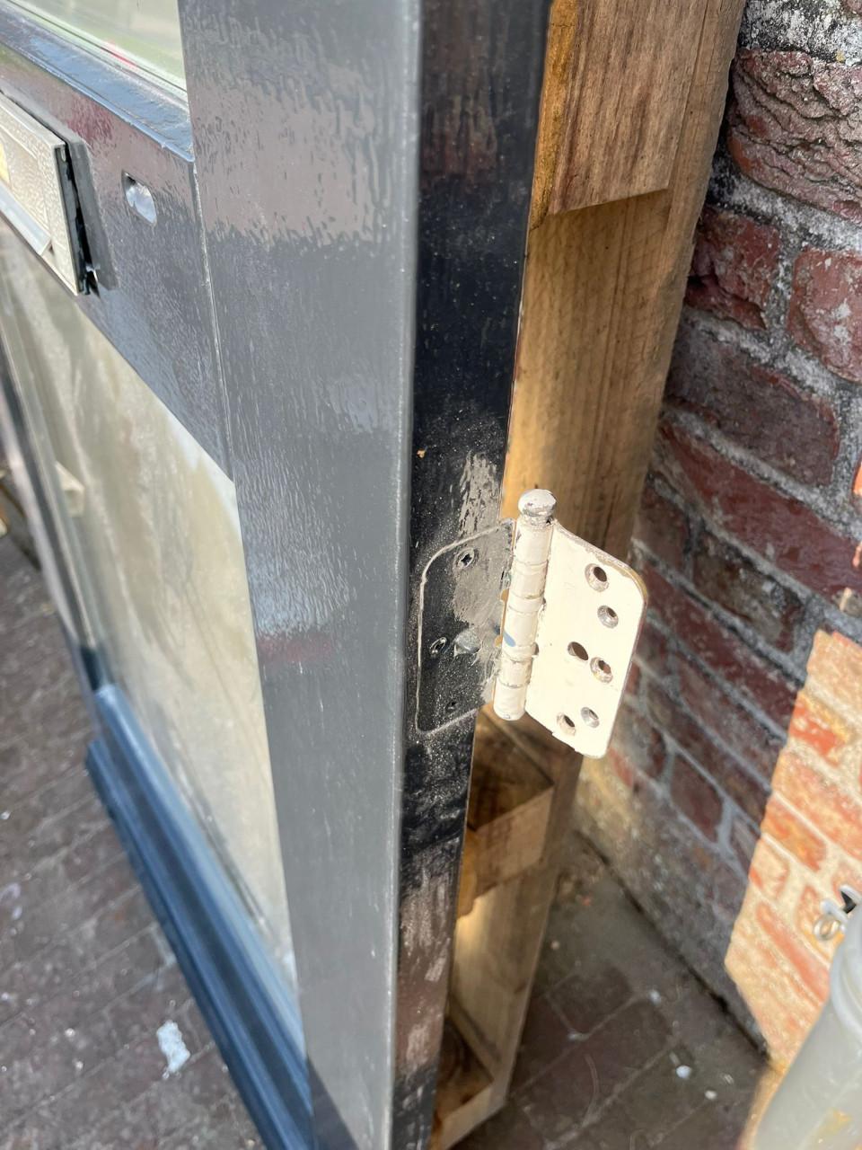 Hardhouten buitendeur