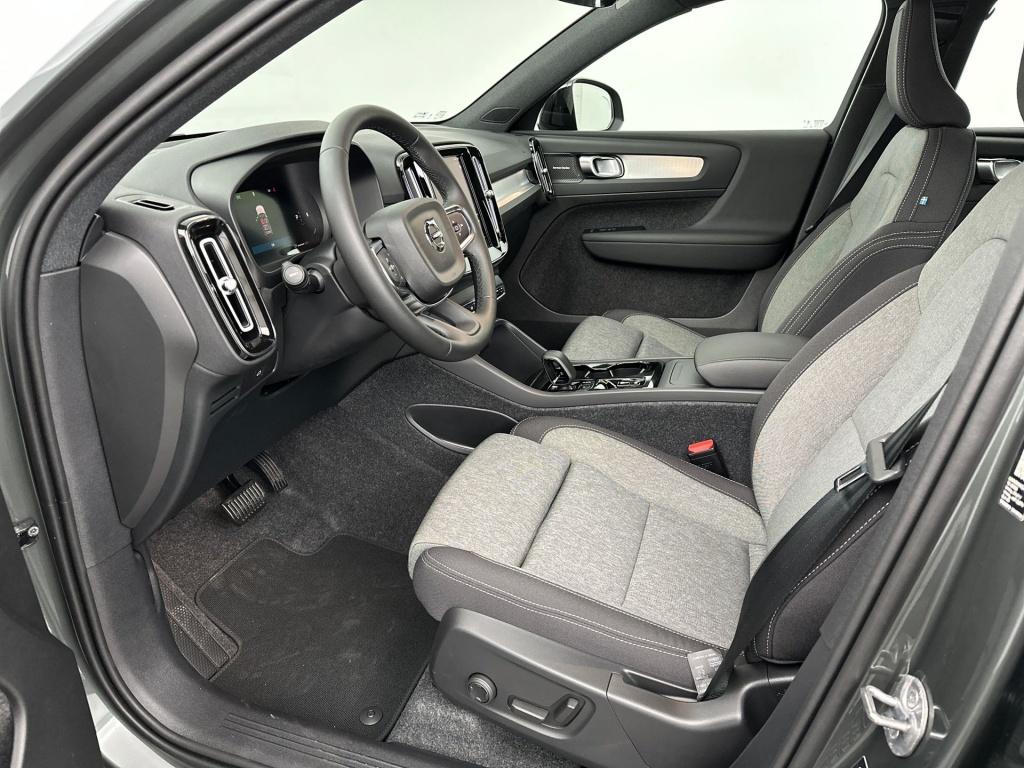 Volvo XC40 b4 204pk plus dark| 360camera| elek.stoelen| h&k sound|