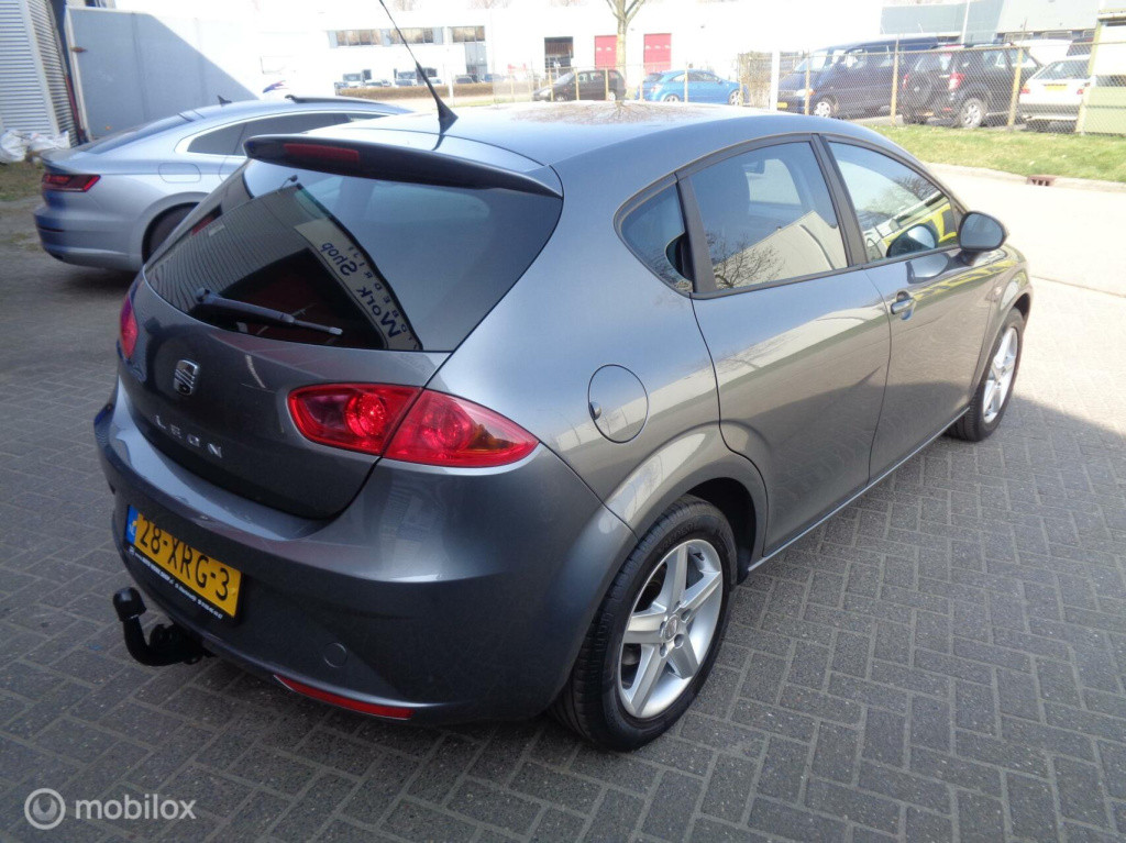 Seat Leon 1.2 tsi ecomotive copa/airco/lm velgen/trekhaak/nieuwe ketting!