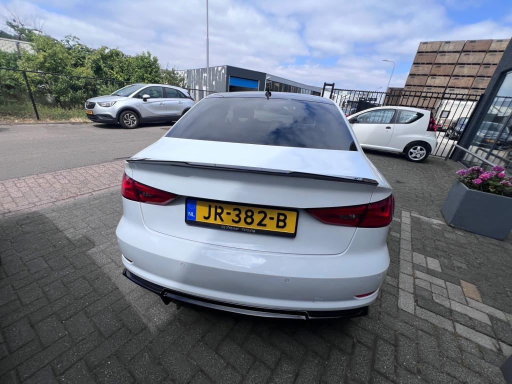 Audi A3 limousine 1.4 tfsi cod ambiente pro line plus
