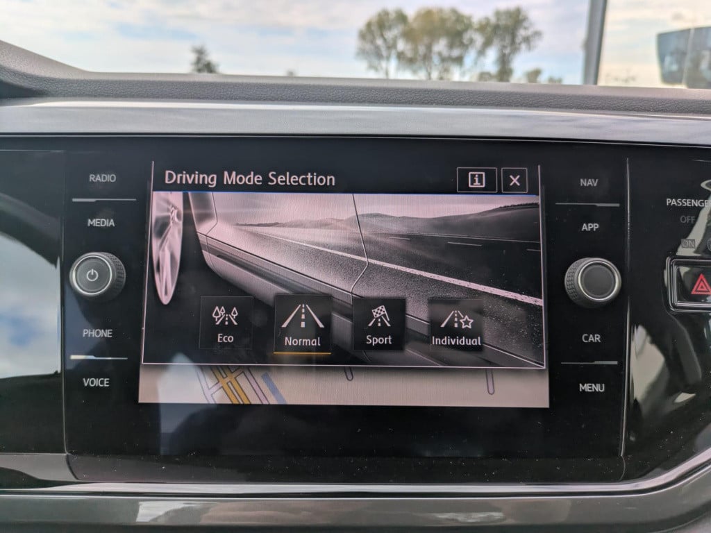 Volkswagen Polo 1.0 tsi highline | adaptieve cruise control | carplay | nav