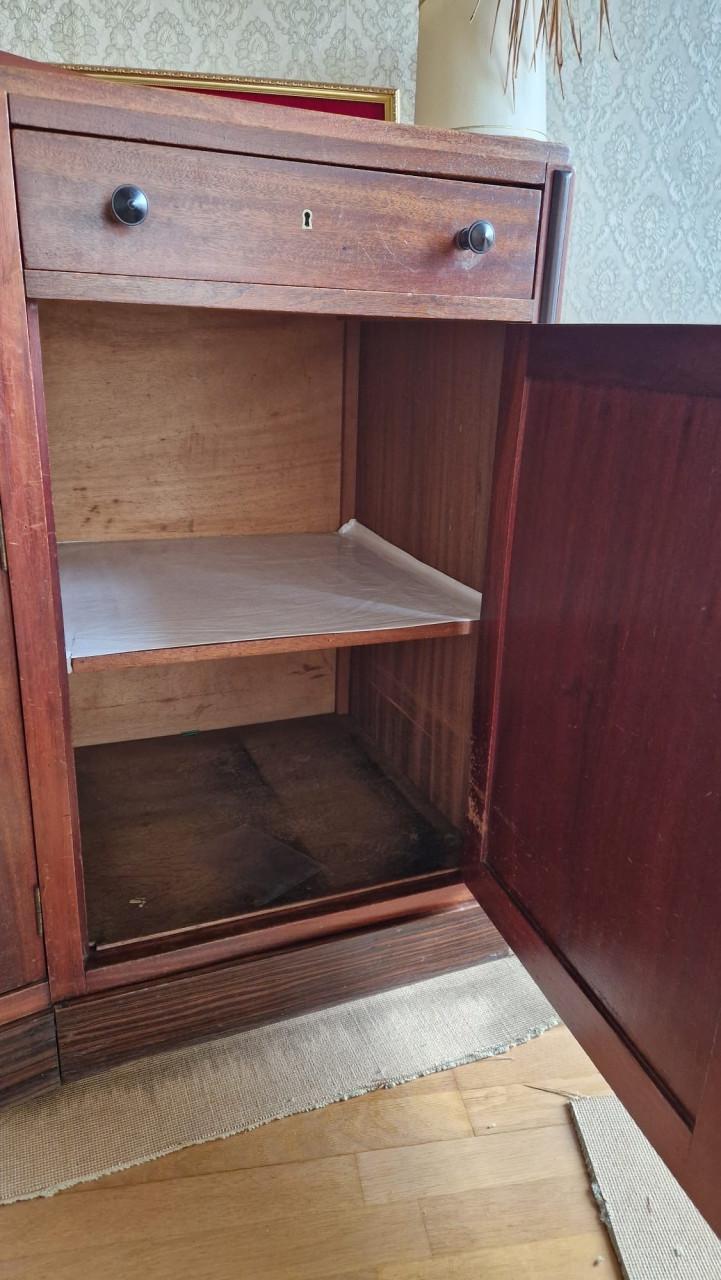 Prachtig dressoir circa 100 jaar oud.