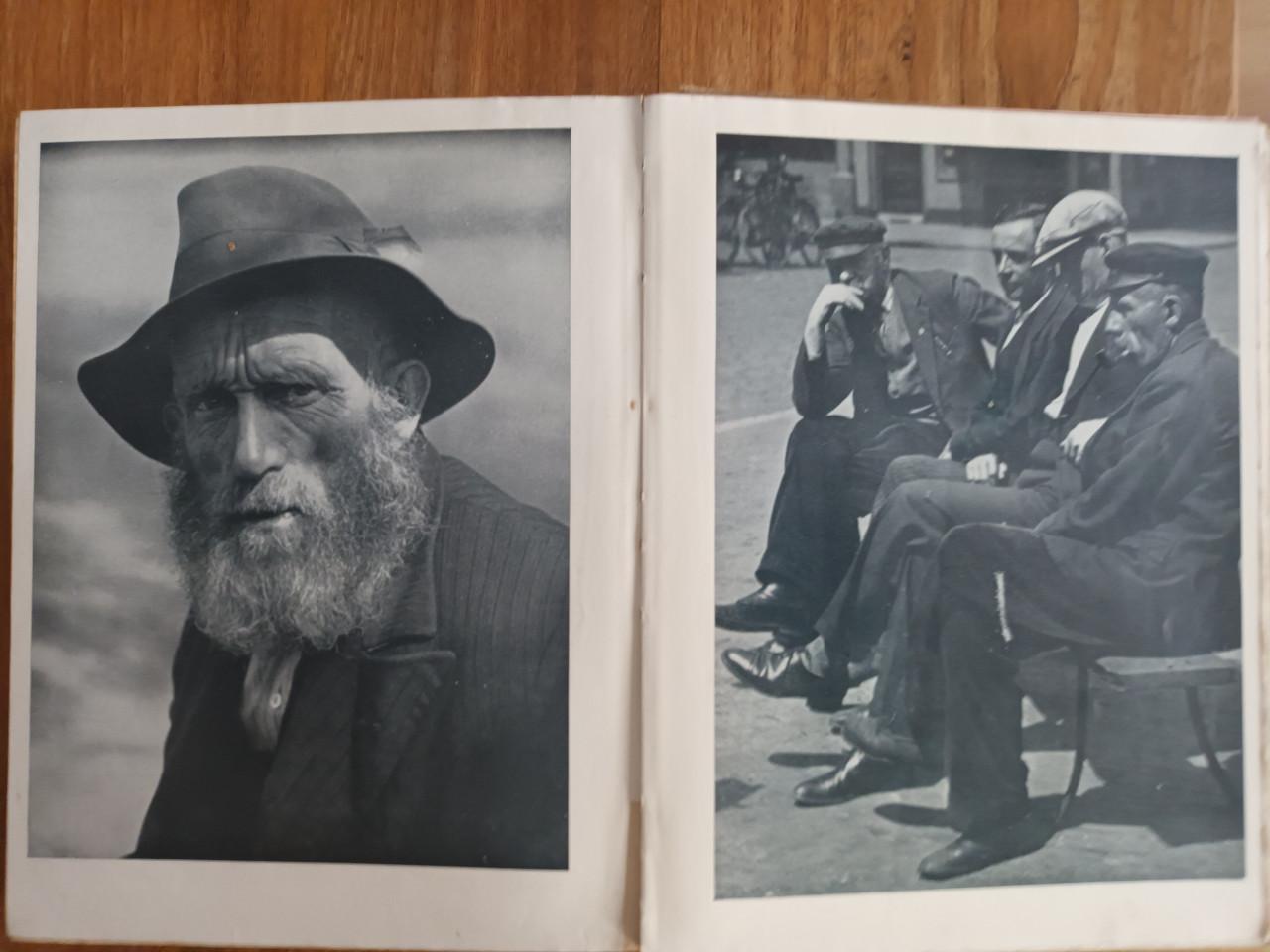 Volk bij den weg uit 1937