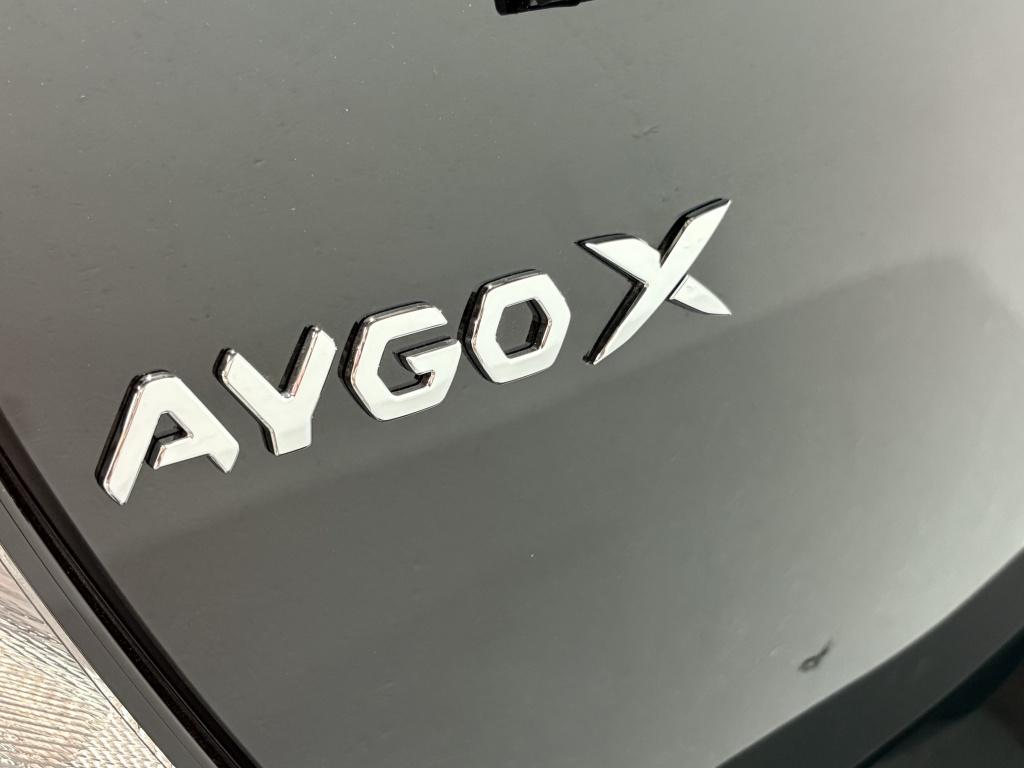 Toyota Aygo x 1.0 vvt-i mt jbl| pdc| stoel.verw| camera| keyless| climate