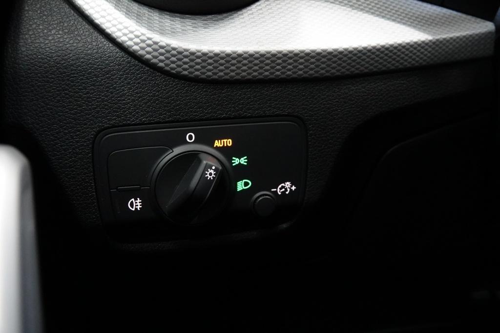 Audi Q2 35 tfsi | alarm | pdc| keyless | camera |