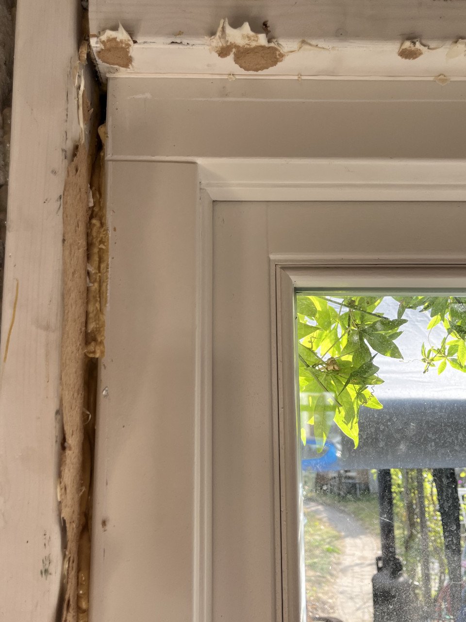 Beschikbaar in overleg. HR ++ dubbel glas Inclusief cilinderslot en 2 sleut