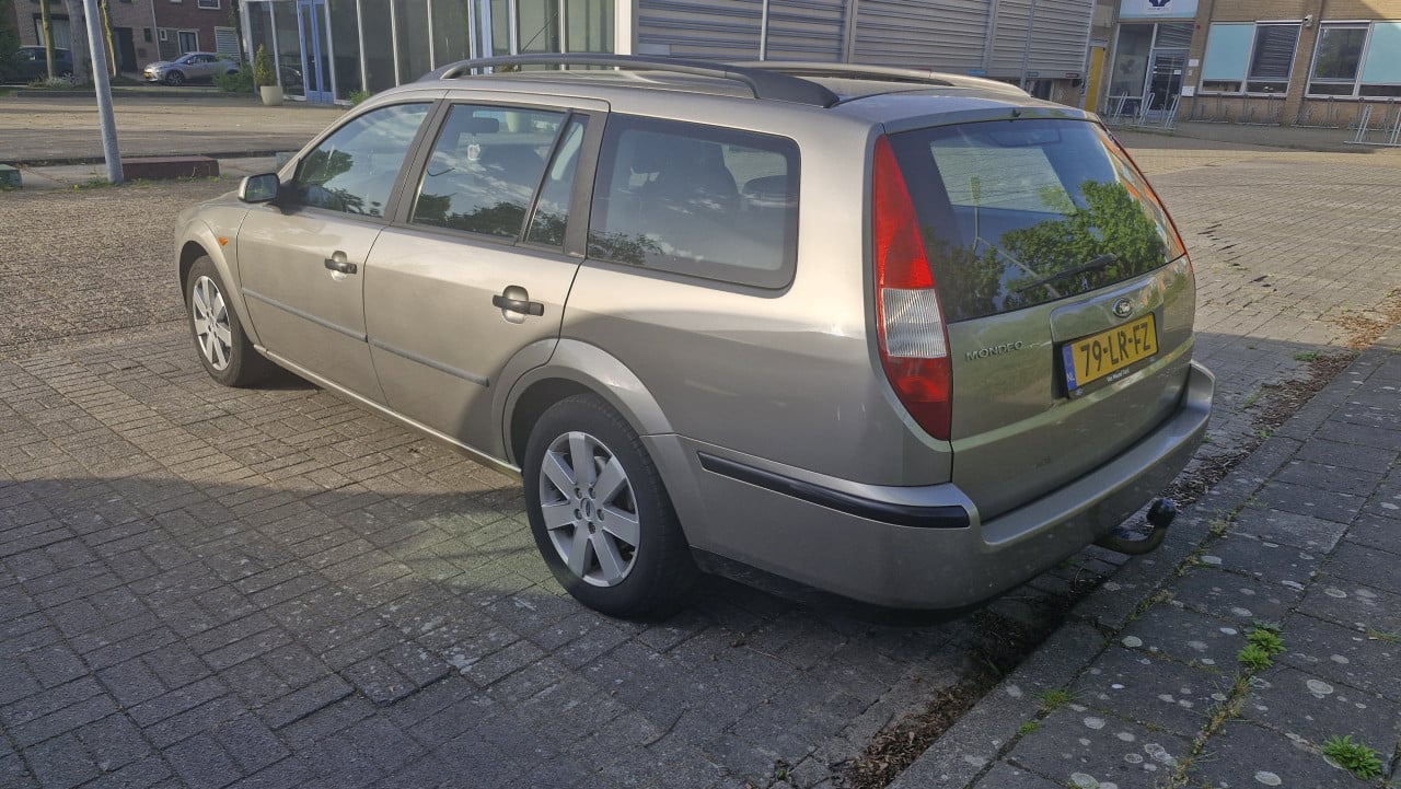 Handel, export, Ford mondeo 1.8 stationwagen