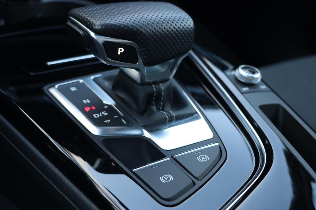 Audi A4 avant 40 tfsi s edition competition 204pk s-tronic