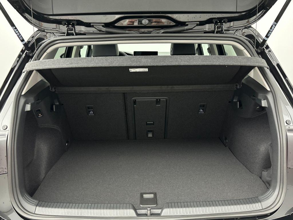 Volkswagen Golf style plug in hybride 204 pk
