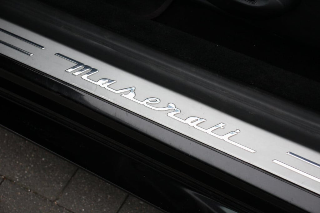 Maserati Granturismo 4.7 s mc - youngtimer - alcantara pack - xenon - nero 