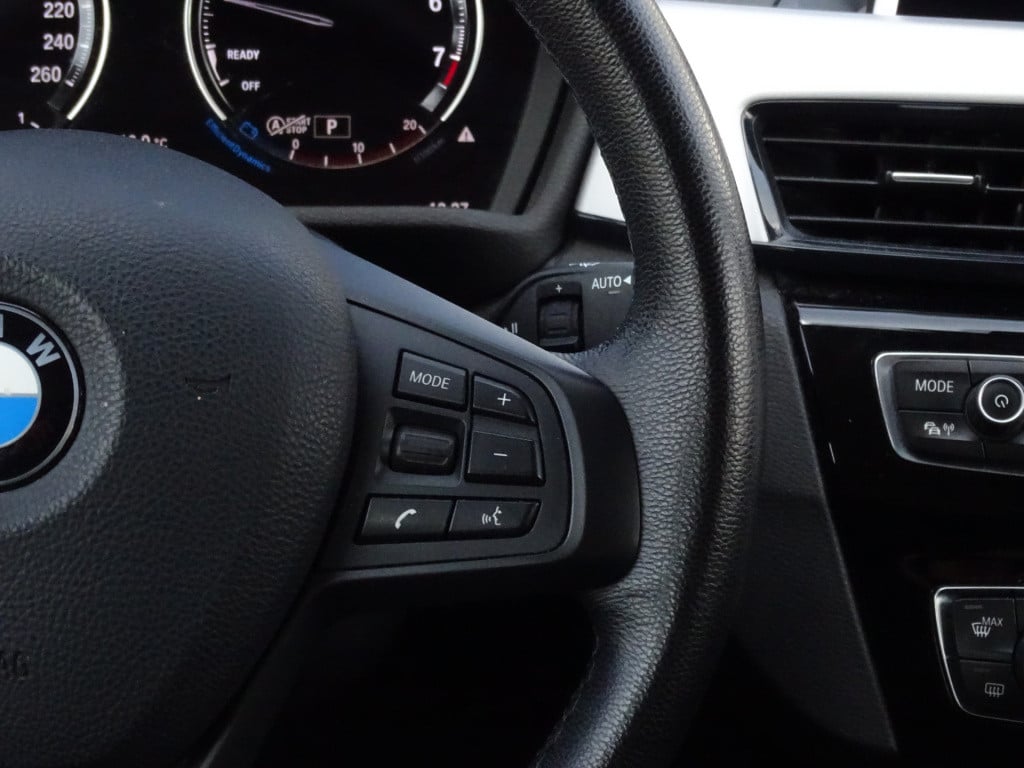 BMW X1 sdrive18i executive automaat | apple carplay | | el. koffer | 17"