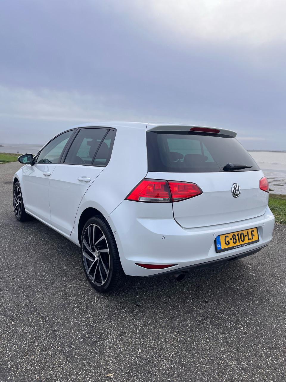 Volkswagen Golf 1.2 TSI Parelmoer Wit met panorama schuifdak