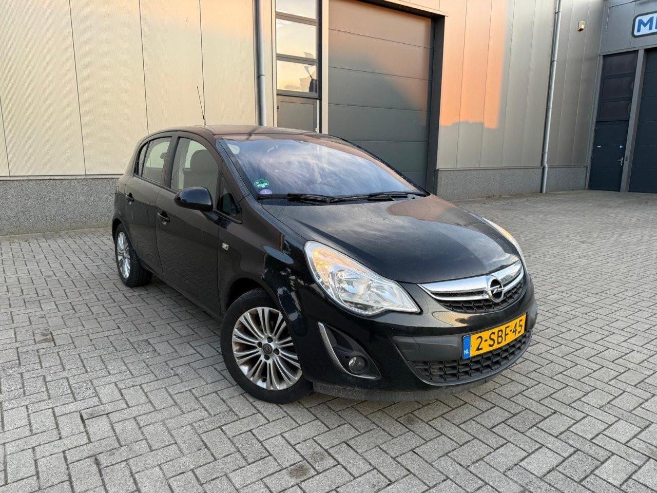 Opel Corsa 1.4-16V Cosmo 164.196KM