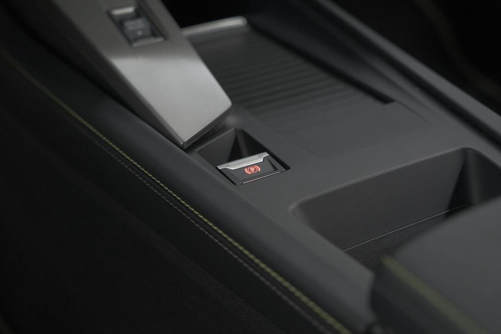 Peugeot 308 sw 1.2 hybrid 136 e-dcs6 gt | camera | adaptieve cruise control