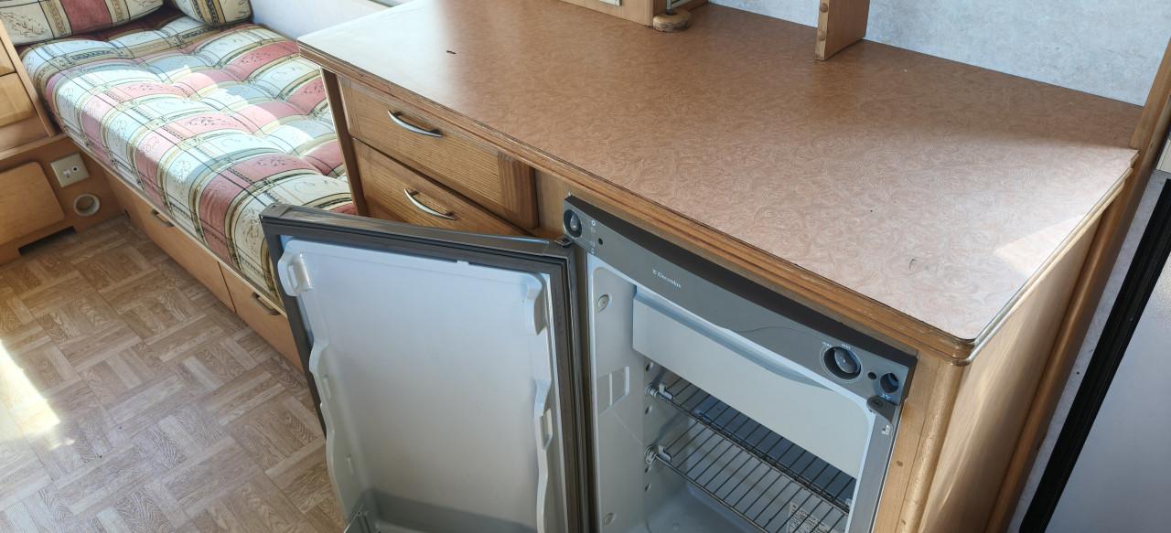 Elddis Hurricane 470 enkele bedden badkamer mover,Gas boiler