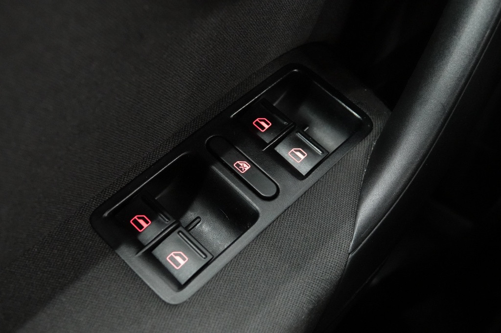Volkswagen Polo 1.2 tsi | stoelverw. | pdc | airco |