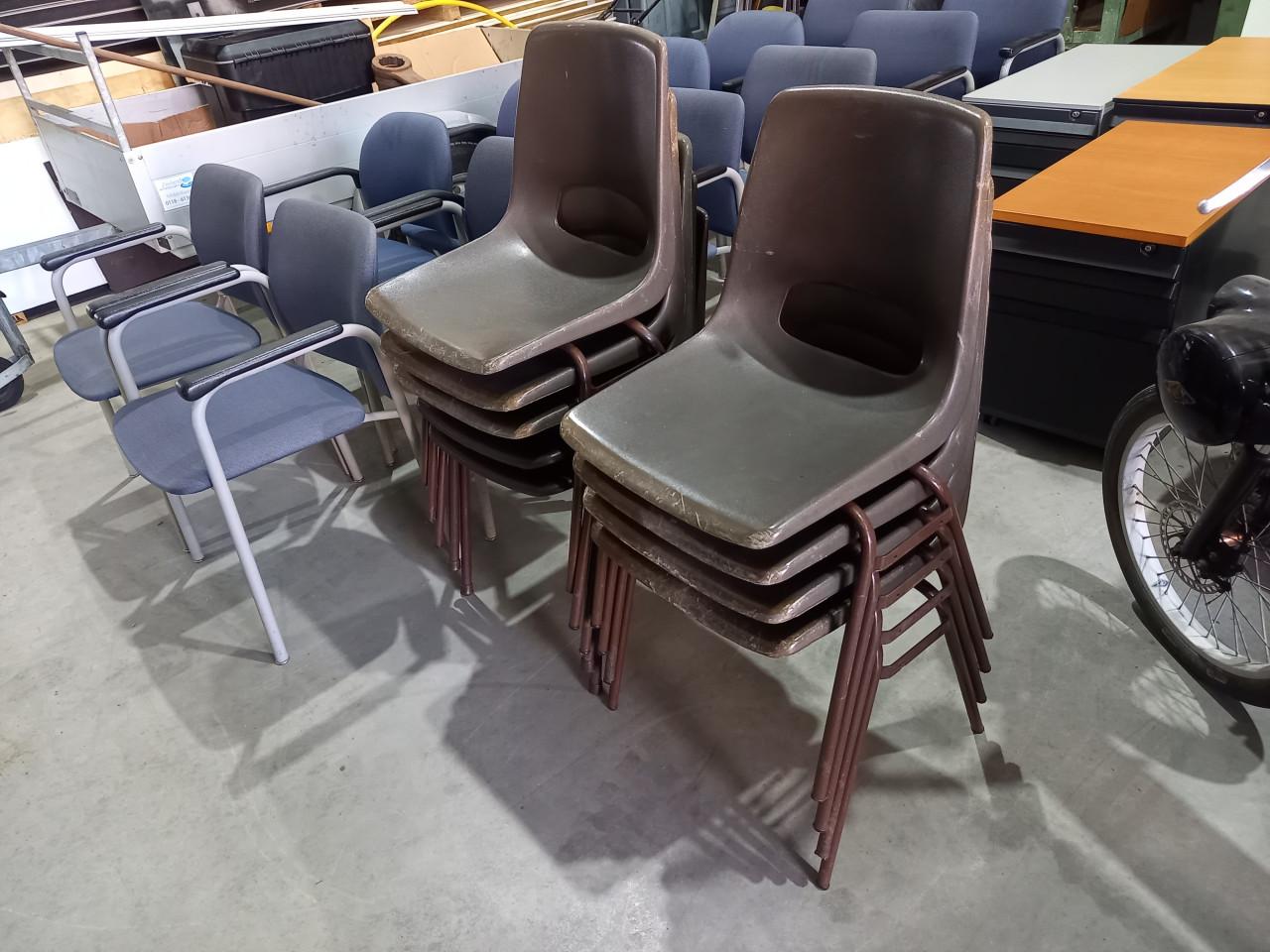 Stoelen kantinestoelen stapelstoelen