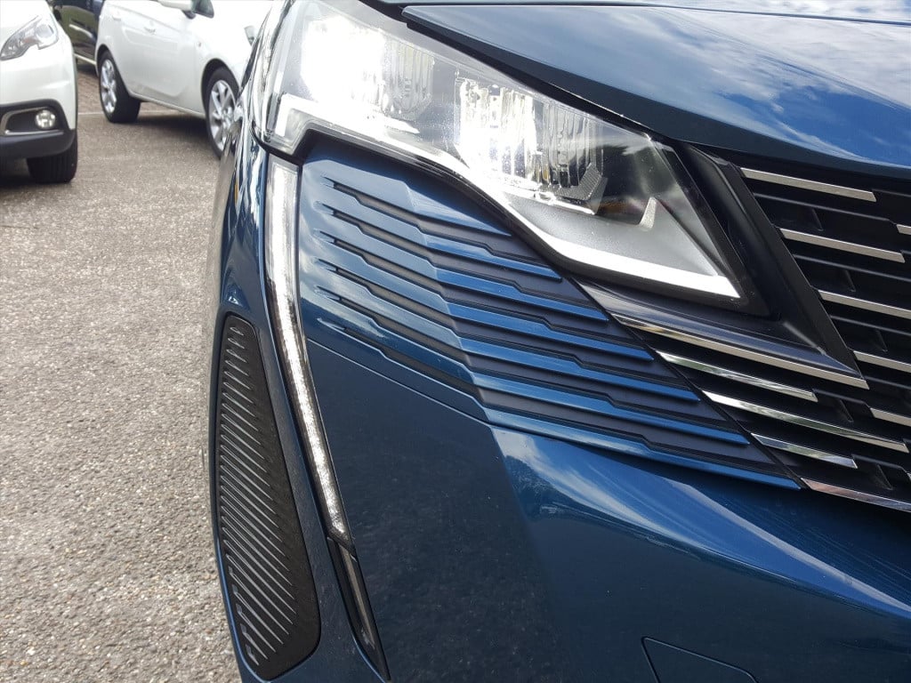 Peugeot 3008 1.6 plug-in hybrid 225pk allure pack business automaat navigat