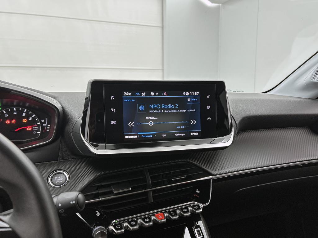 Peugeot 208 100pk allure pack | rijklaar | keyless | camera | stoelverwarmi