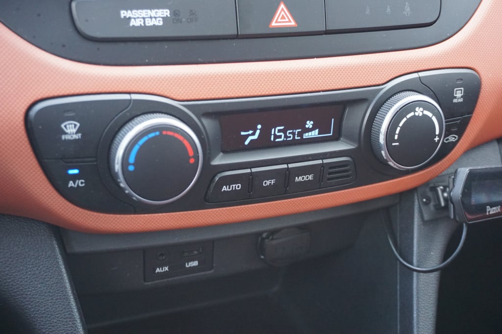 Hyundai I 10 1.0i i-motion comfort climate / cruise / parkeers. / nap