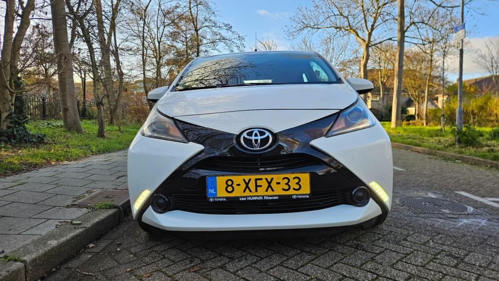 Toyota Aygo zuinige 1.0 vvt-i x-play 5drs 71.789 km ! nl auto