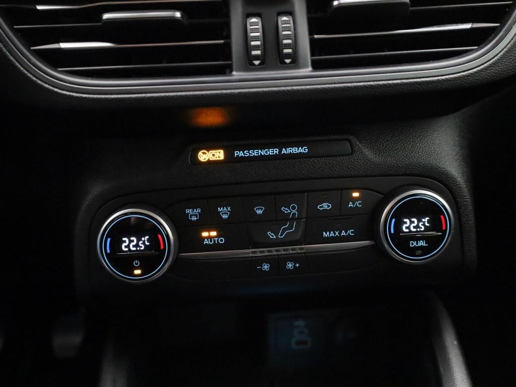 Ford Focus 1.0 ecoboost hybrid titanium style | airco | apple carplay / and