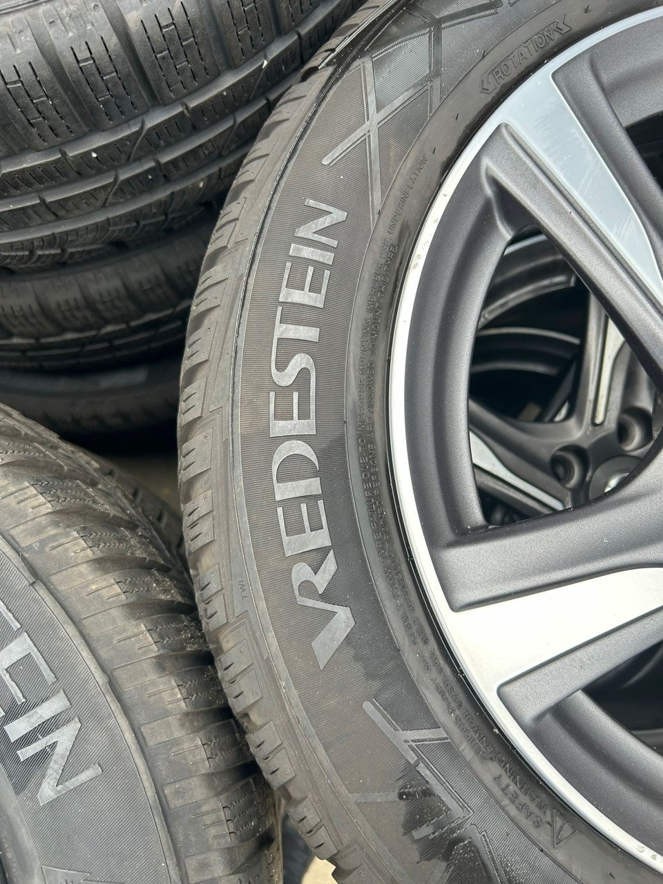 VOLVO LICHTMETALEN VELGEN GRIJS 16''INCH'' MET BANDEN