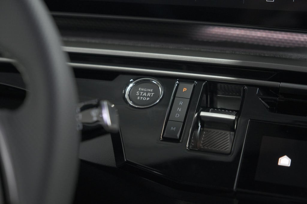 Peugeot 5008 1.2 hybrid 145 gt | panoramadak | camera | elektrische achterk