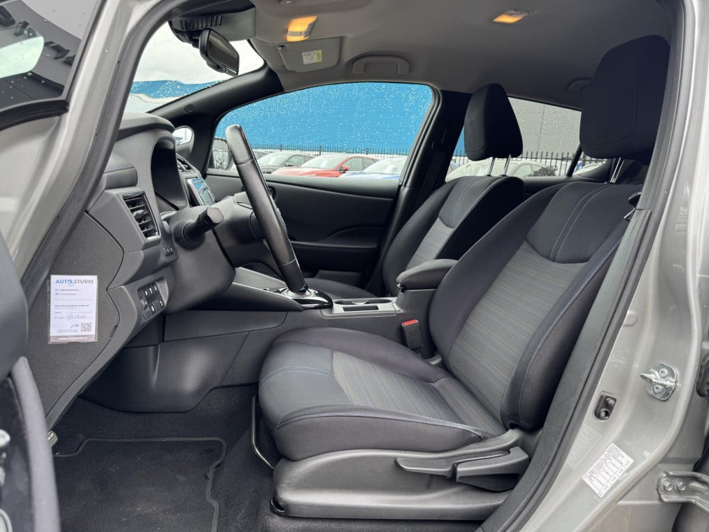 Nissan Leaf n-connecta 40 kwh | navigatie | 360° camera | stuur- + stoelver