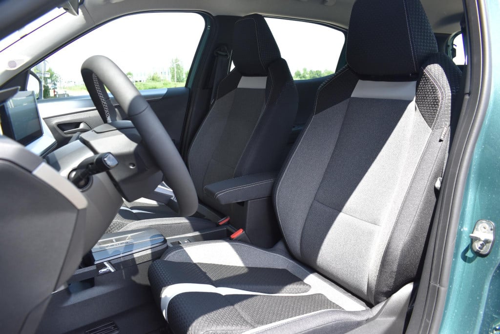 Opel Frontera 1.2 turbo hybrid edition || € 1750,- van mossel voorraadvoord
