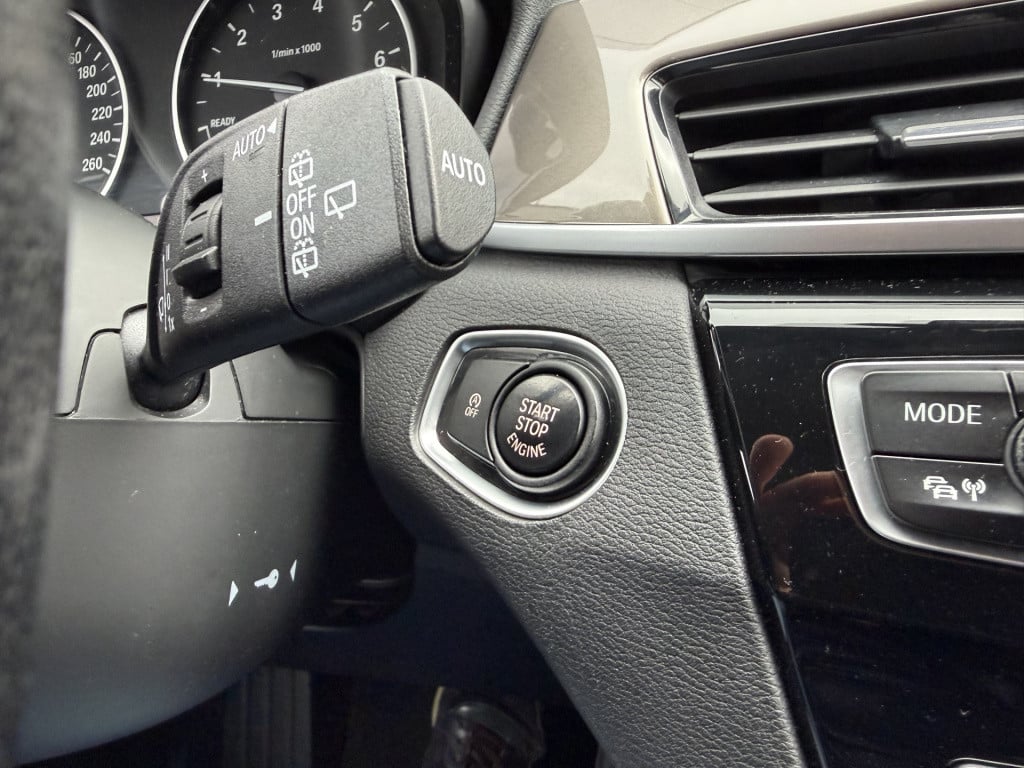 BMW X1 sdrive18i 136pk high executive automaat