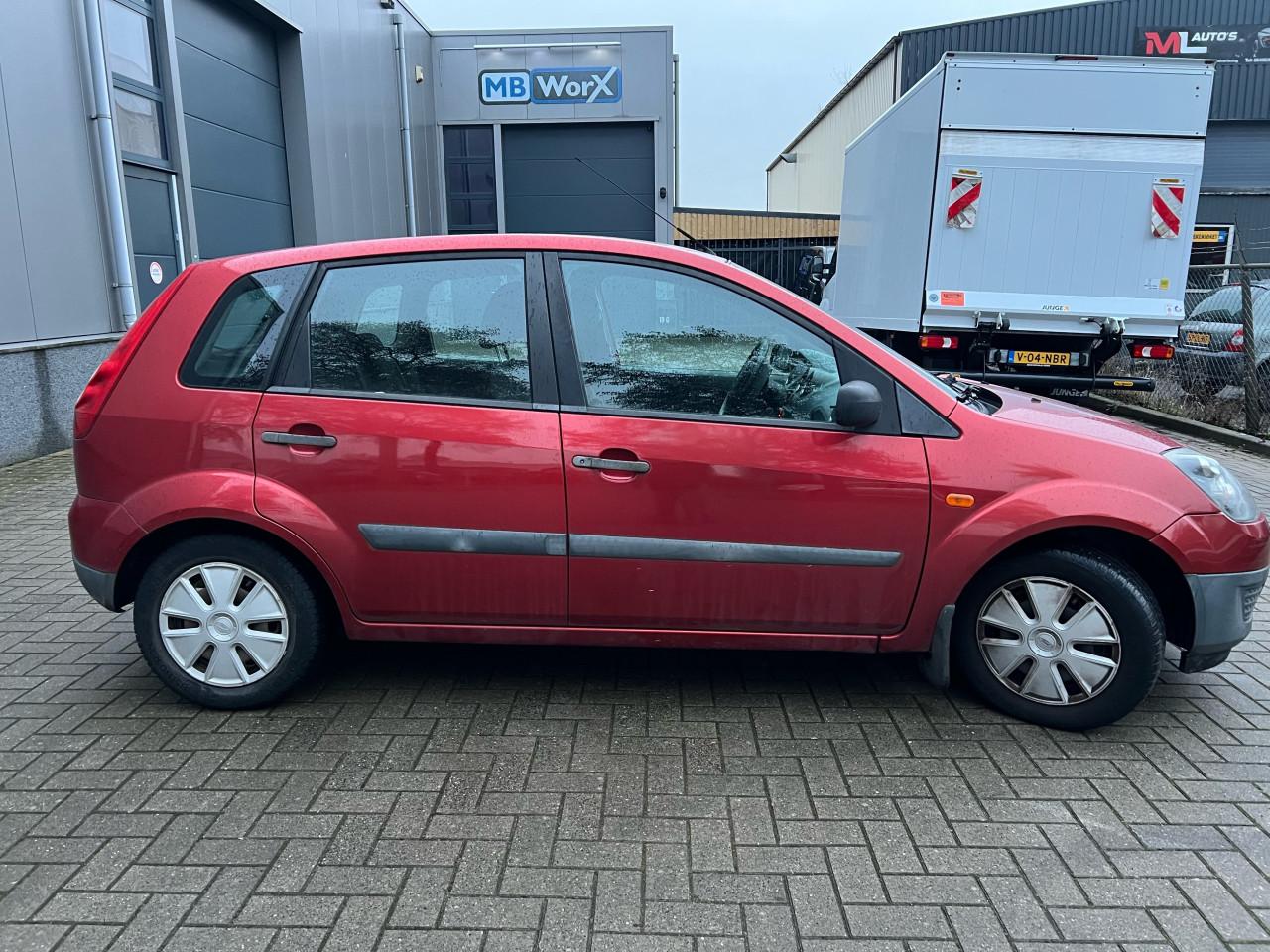 Ford Fiesta 1.3-8V Champion 137.823Km Jaar Apk