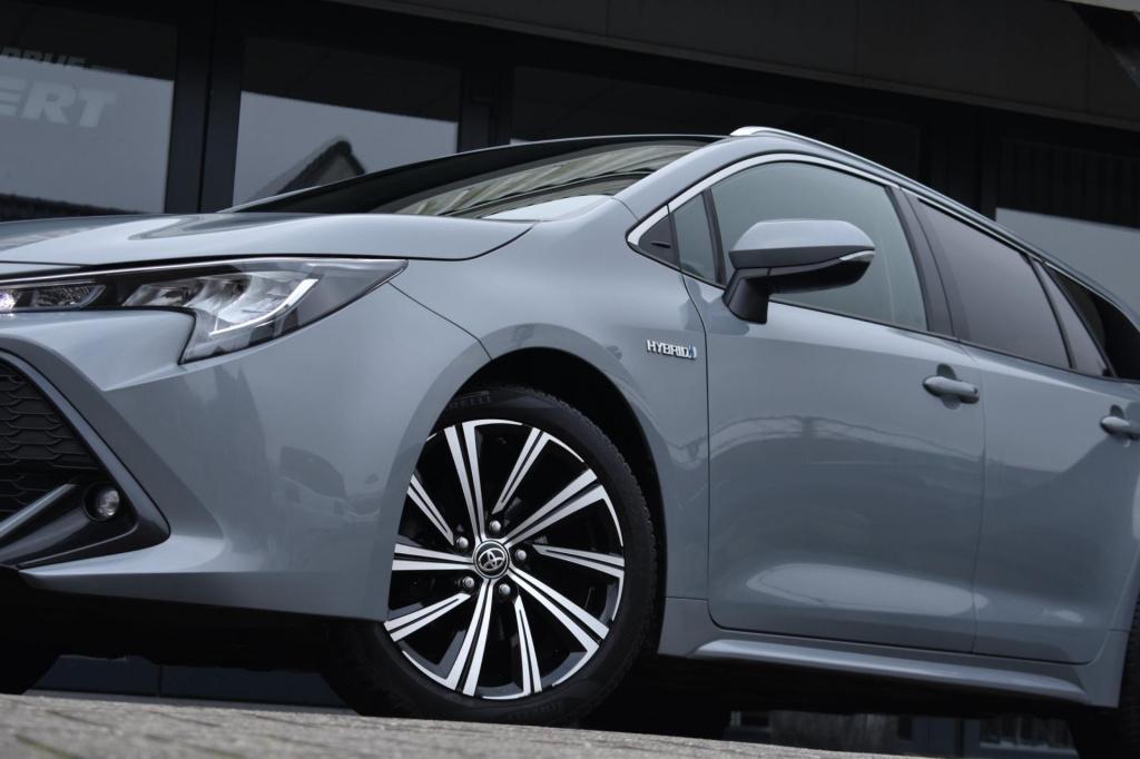 Toyota Corolla Touring Sports 1.8 hybrid dynamic | camera | stoelverwarming