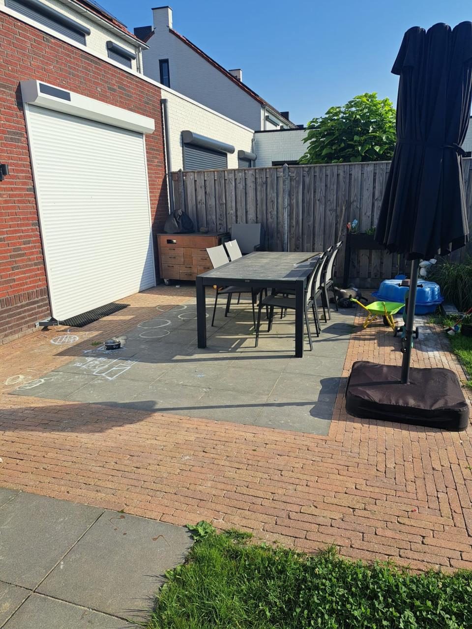 Stenen, waaltjes.
