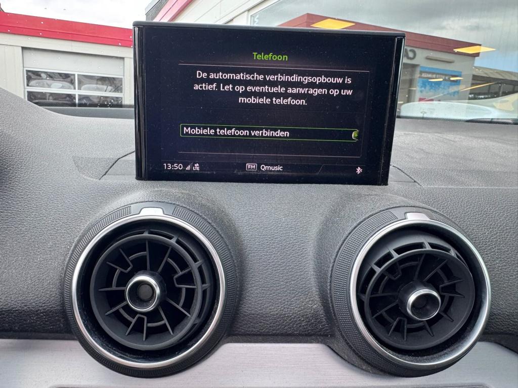 Audi Q2 30 tfsi sport