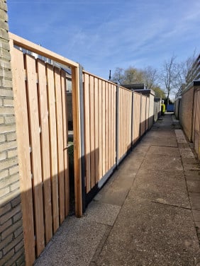 HOUT BETON SCHUTTING INCL PLAATSING