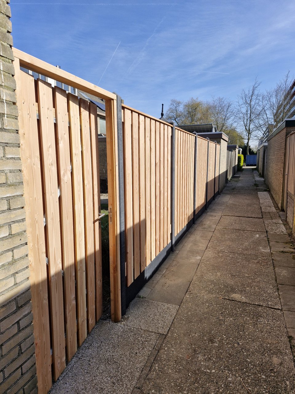HOUT BETON SCHUTTING INCL PLAATSING