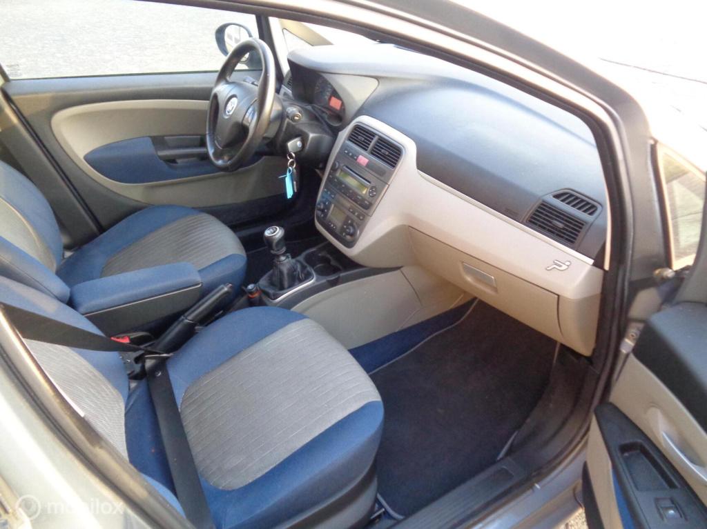 Fiat Grande Punto 1.4-16v emotion/airco/cruise/lm velgen/nieuwe apk 03-2027